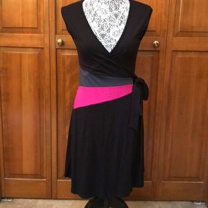 [Rantees] Black and Pink Wrap Dress | Small